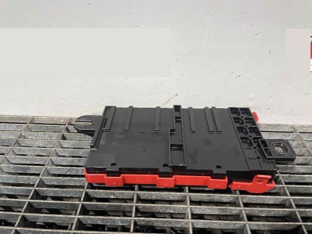 bontott BMW 1 Biztosítéktábla Motortér