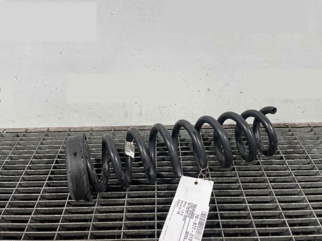 bontott BMW 1 Hátsó Rugó