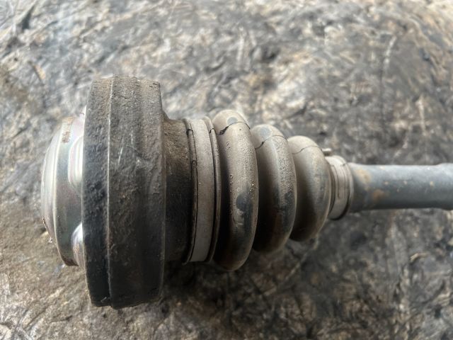 bontott BMW 1 Jobb Féltengely