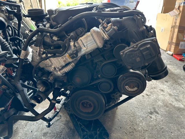 bontott BMW 1 Motor (Fűzött blokk hengerfejjel)