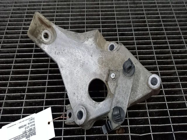 bontott BMW 1 Motor Tartó Bak Bal