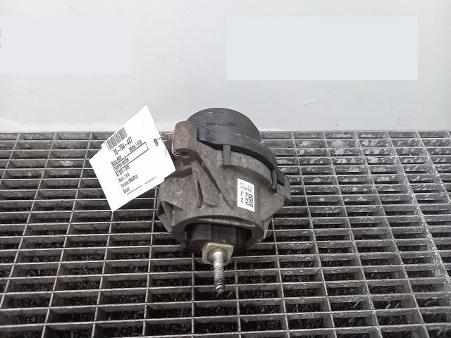 bontott BMW 1 Motor Tartó Bak (Pozíciófüggetlen)