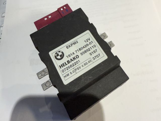 bontott BMW 1 Üzemanyag Szivattyú Relé