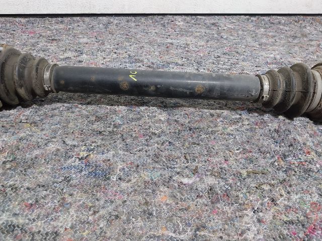 bontott BMW 1 Bal Féltengely