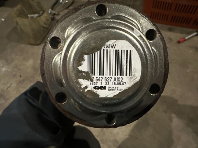 bontott BMW 1 Bal hátsó Féltengely