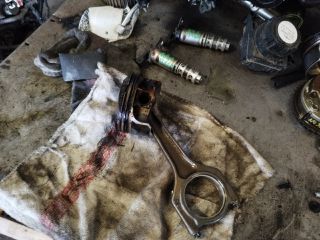 bontott BMW 1 Dugattyú és Hajtókar