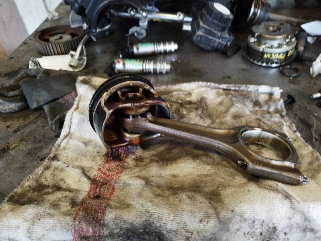 bontott BMW 1 Dugattyú és Hajtókar