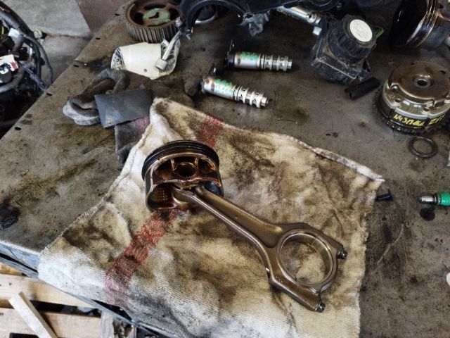 bontott BMW 1 Dugattyú és Hajtókar