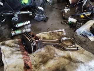 bontott BMW 1 Dugattyú és Hajtókar