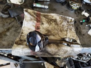 bontott BMW 1 Dugattyú és Hajtókar