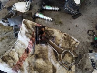 bontott BMW 1 Dugattyú és Hajtókar