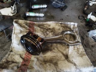 bontott BMW 1 Dugattyú és Hajtókar