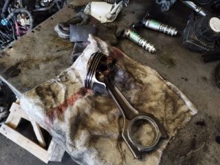 bontott BMW 1 Dugattyú és Hajtókar