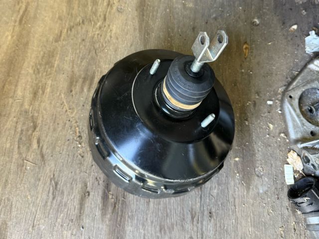 bontott BMW 1 Fékrásegítő