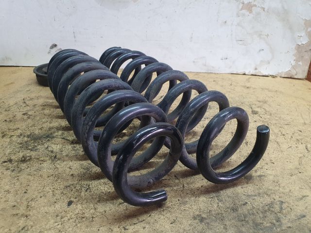 bontott BMW 1 Hátsó Rugó Pár