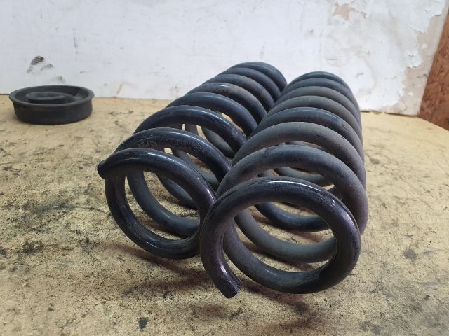 bontott BMW 1 Hátsó Rugó Pár