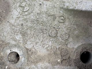 bontott BMW 1 Jobb első Csonkállvány