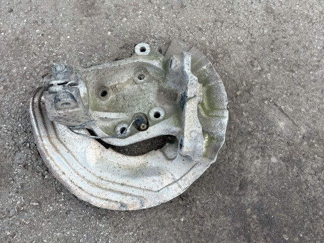 bontott BMW 1 Jobb első Csonkállvány