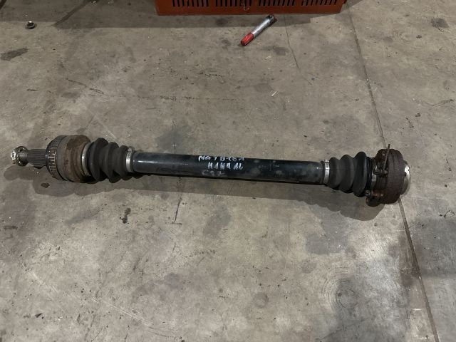 bontott BMW 1 Jobb hátsó Féltengely