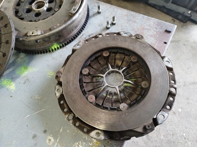 bontott BMW 1 Kuplung Szett Lendkerékkel