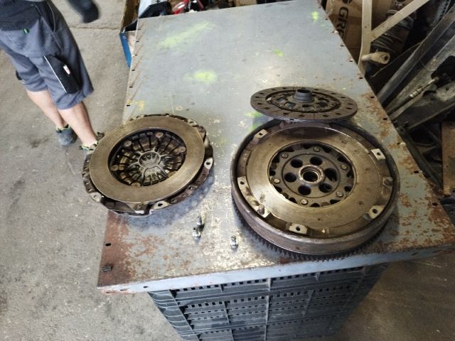 bontott BMW 1 Kuplung Szett Lendkerékkel