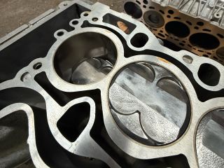 bontott BMW 1 Motor (Fűzött blokk hengerfejjel)