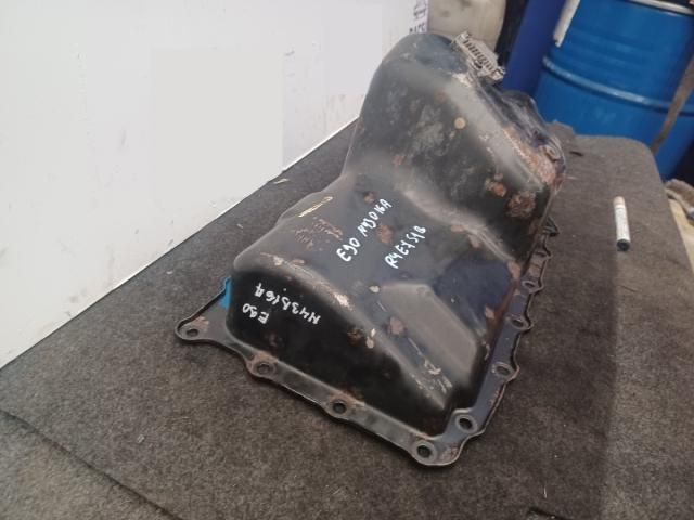 bontott BMW 1 Olajteknő