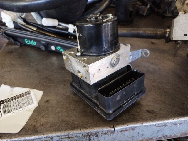 bontott BMW 1 ABS Kocka