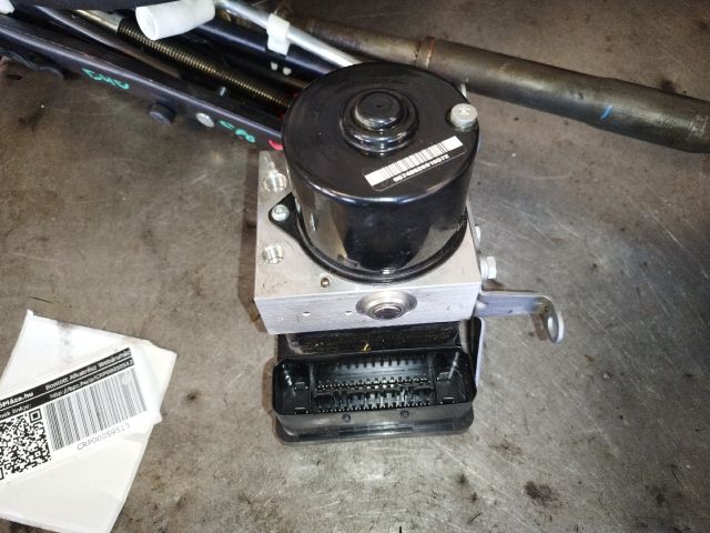 bontott BMW 1 ABS Kocka