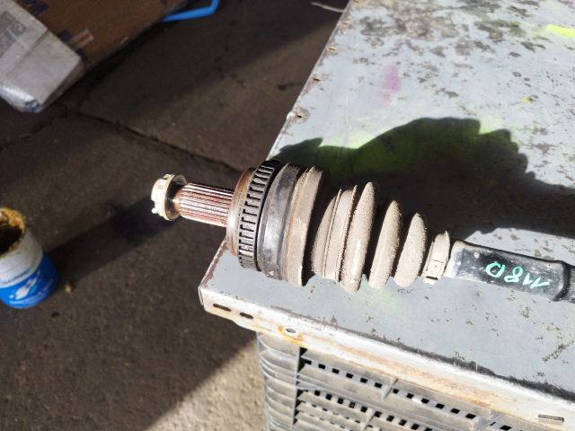 bontott BMW 1 Bal hátsó Féltengely