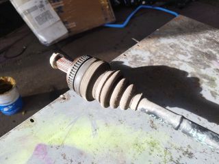 bontott BMW 1 Bal hátsó Féltengely