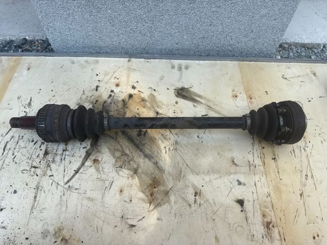 bontott BMW 1 Bal hátsó Féltengely