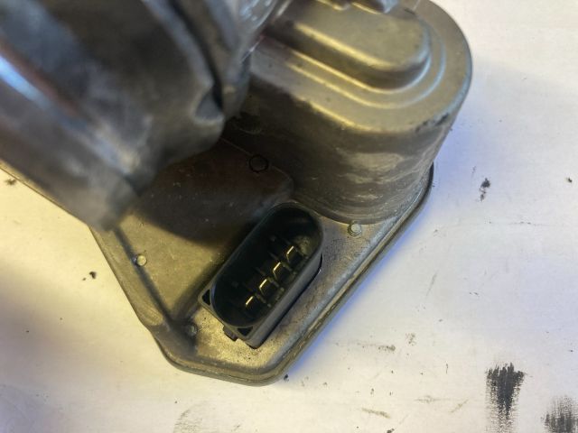 bontott BMW 1 Fojtószelep (Elektromos)