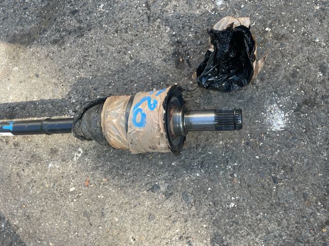 bontott BMW 1 Hátsó Féltengely (Pozíciófüggetlen)