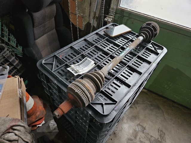 bontott BMW 1 Jobb Féltengely