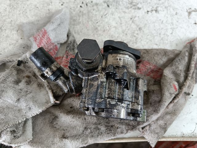 bontott BMW 1 Kormányszervó Motor (Hidraulikus)