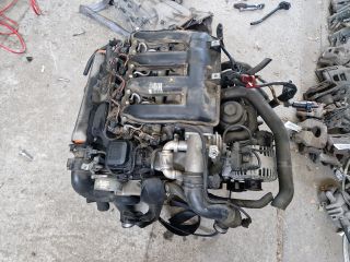 bontott BMW 1 Motor (Fűzött blokk hengerfejjel)