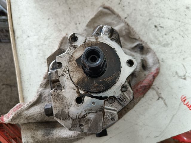 bontott BMW 1 Nagynyomású Szivattyú