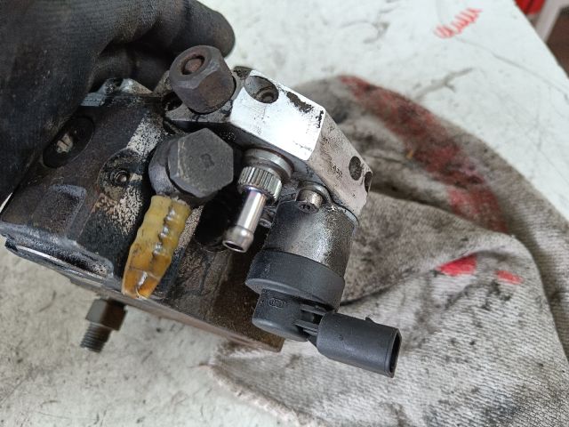 bontott BMW 1 Nagynyomású Szivattyú