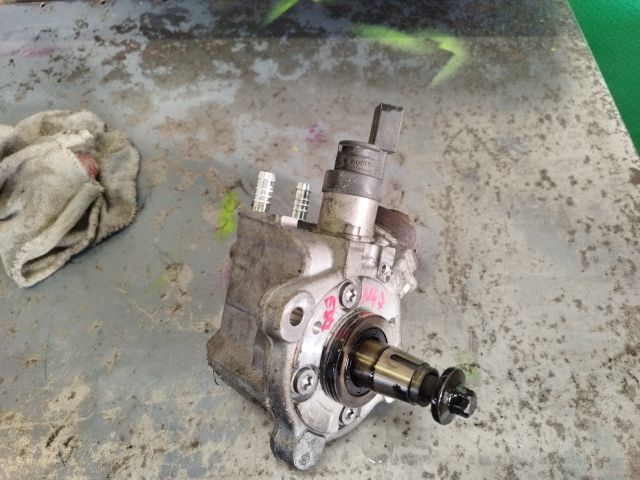 bontott BMW 1 Nagynyomású Szivattyú