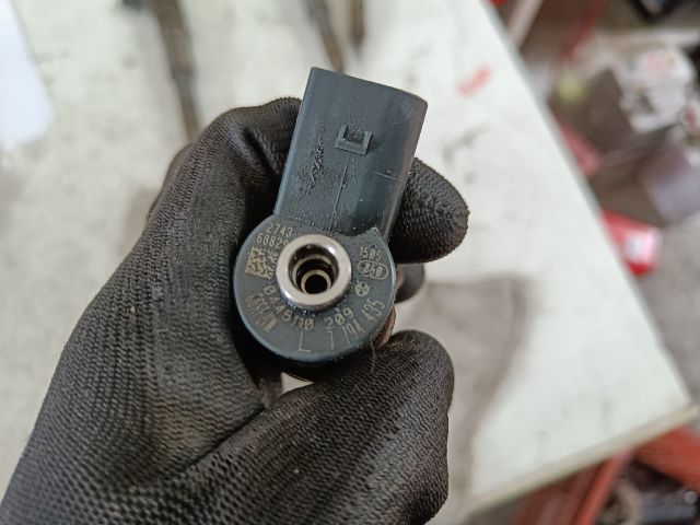 bontott BMW 1 Porlasztó (1 db)