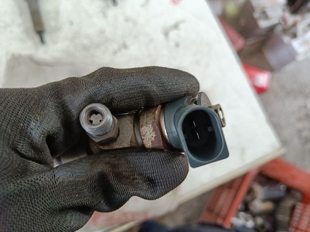 bontott BMW 1 Porlasztó (1 db)