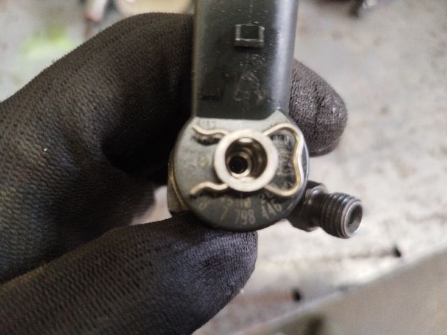 bontott BMW 1 Porlasztó (1 db)