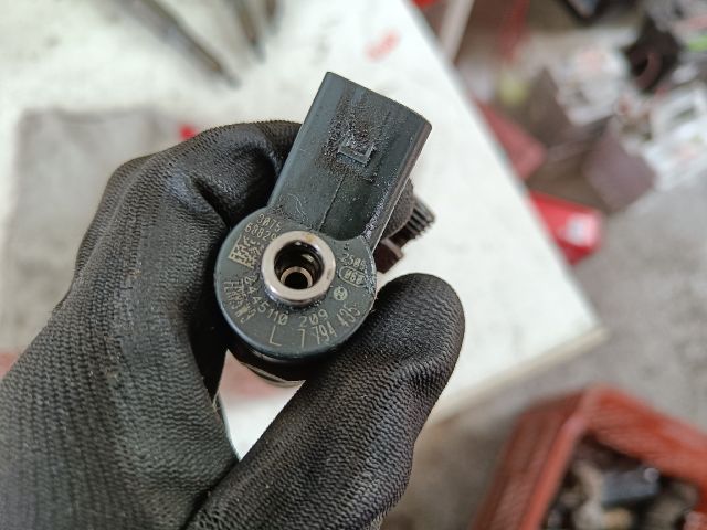 bontott BMW 1 Porlasztó (1 db)