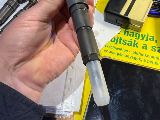 bontott BMW 1 Porlasztó Sor / Híd