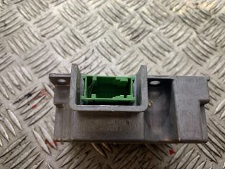 bontott BMW 1 Üzemanyag Szivattyú Relé