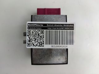 bontott BMW 1 Üzemanyag Szivattyú Relé