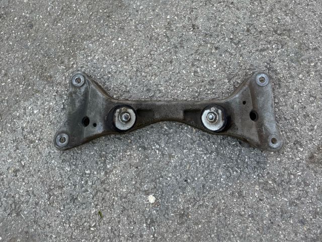 bontott BMW 1 Váltó Tartó Bak (Pozíciófüggetlen)