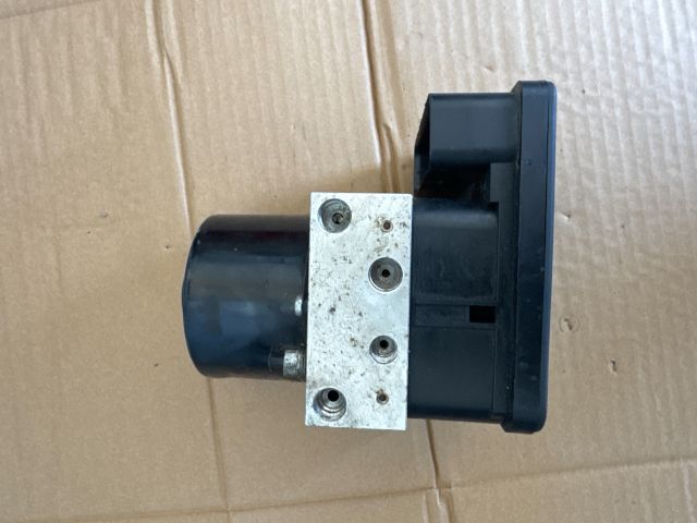 bontott BMW 1 ABS Kocka