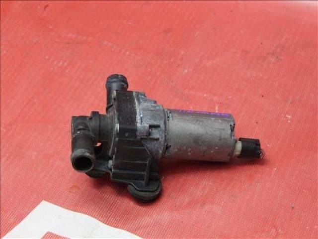 bontott BMW 1 Vízpumpa